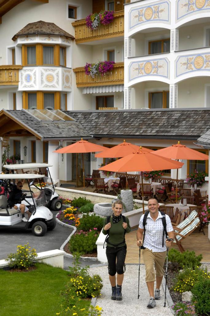 Hotel Costes Corvara In Badia Exterior foto