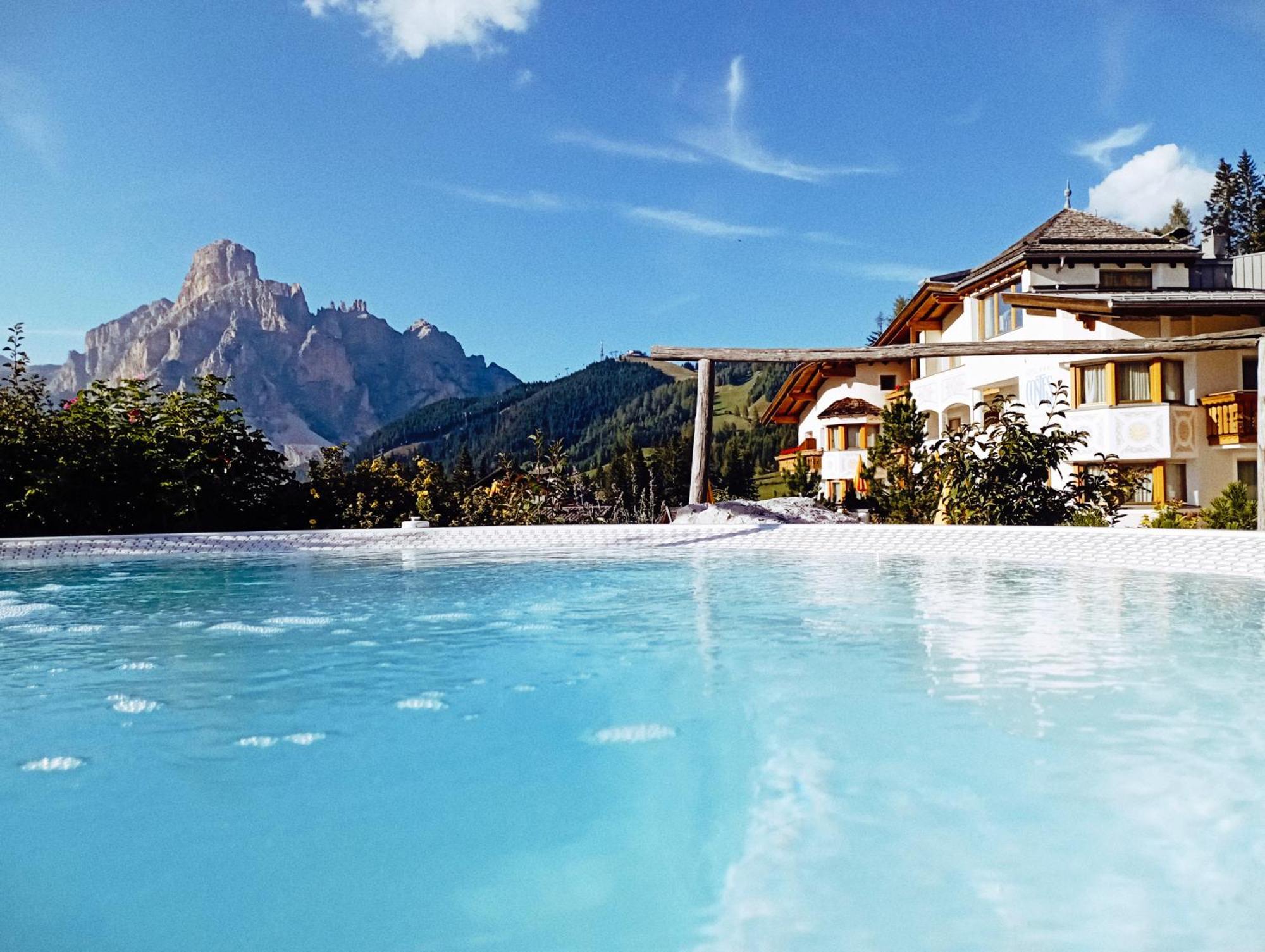 Hotel Costes Corvara In Badia Exterior foto